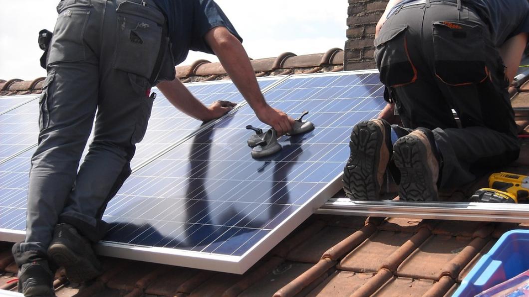 Installatie van zonnepanelen