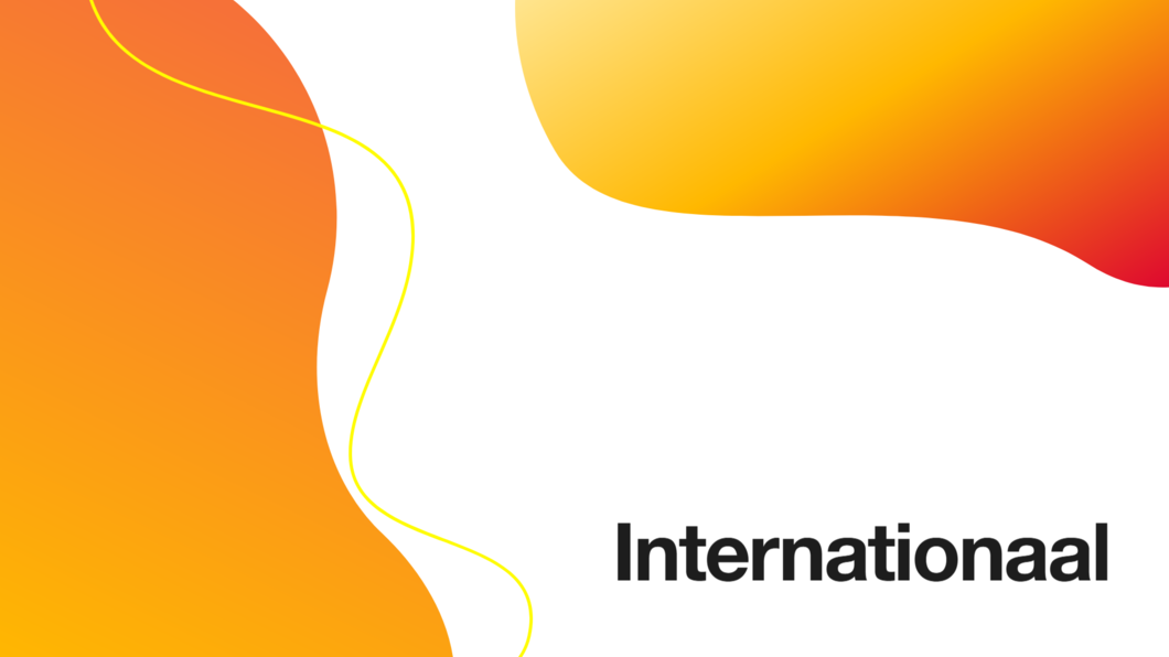 internationaal, geschreven in zwart op een achtergrond met abstracte geel-oranje vormen