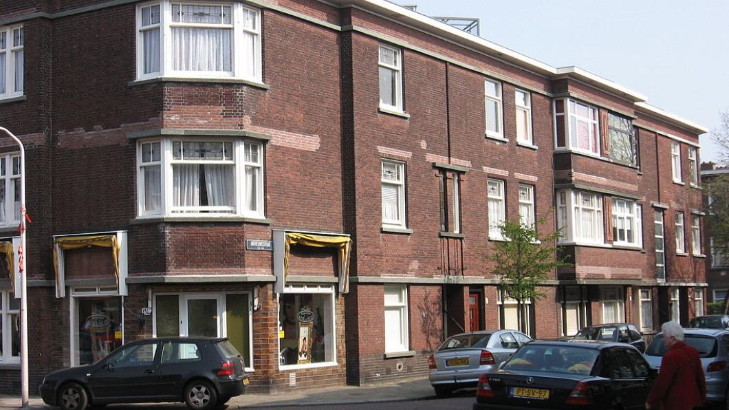 1024px-Atheunisstraat_Den_Haag.jpg