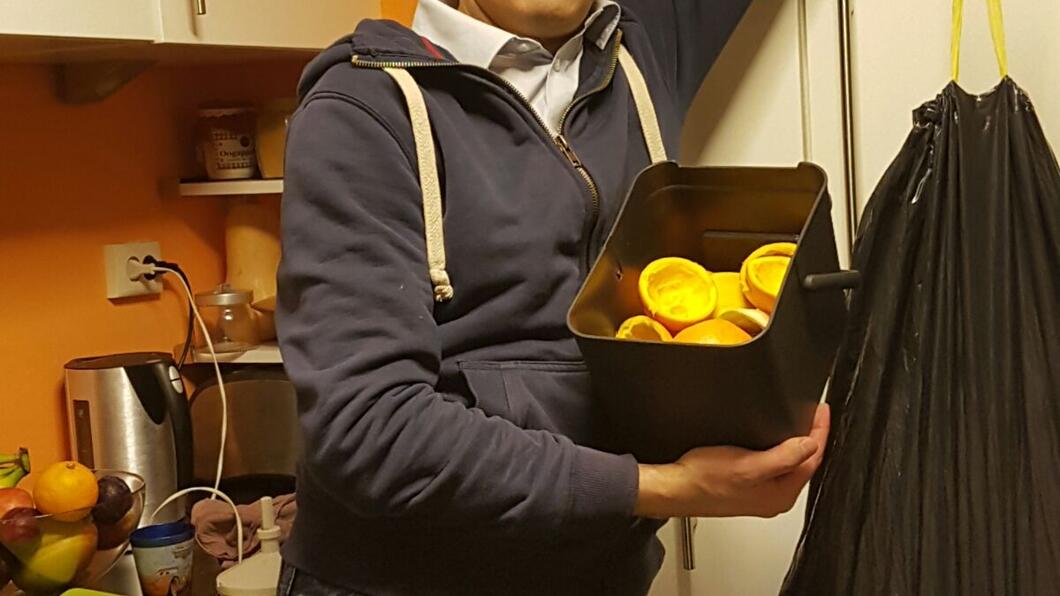 Ali al Hadaui laat trots resultaat zien