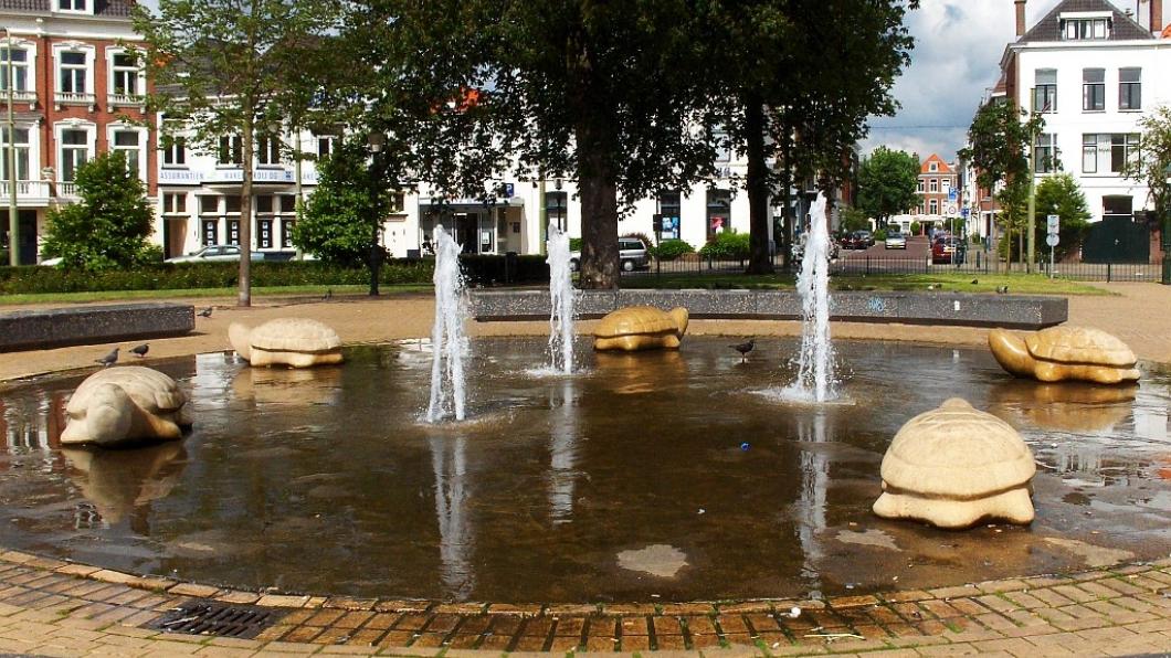 Prins Hendrikplein https://commons.wikimedia.org/wiki/File:Prins_Hendrikplein.jpg