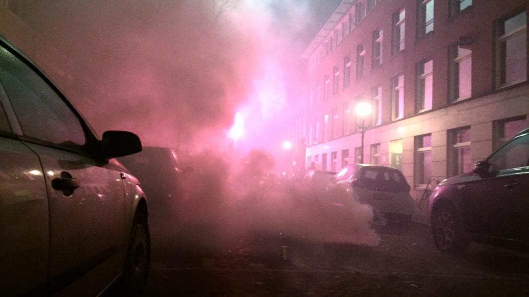 Vuurwerk op straat.jpg